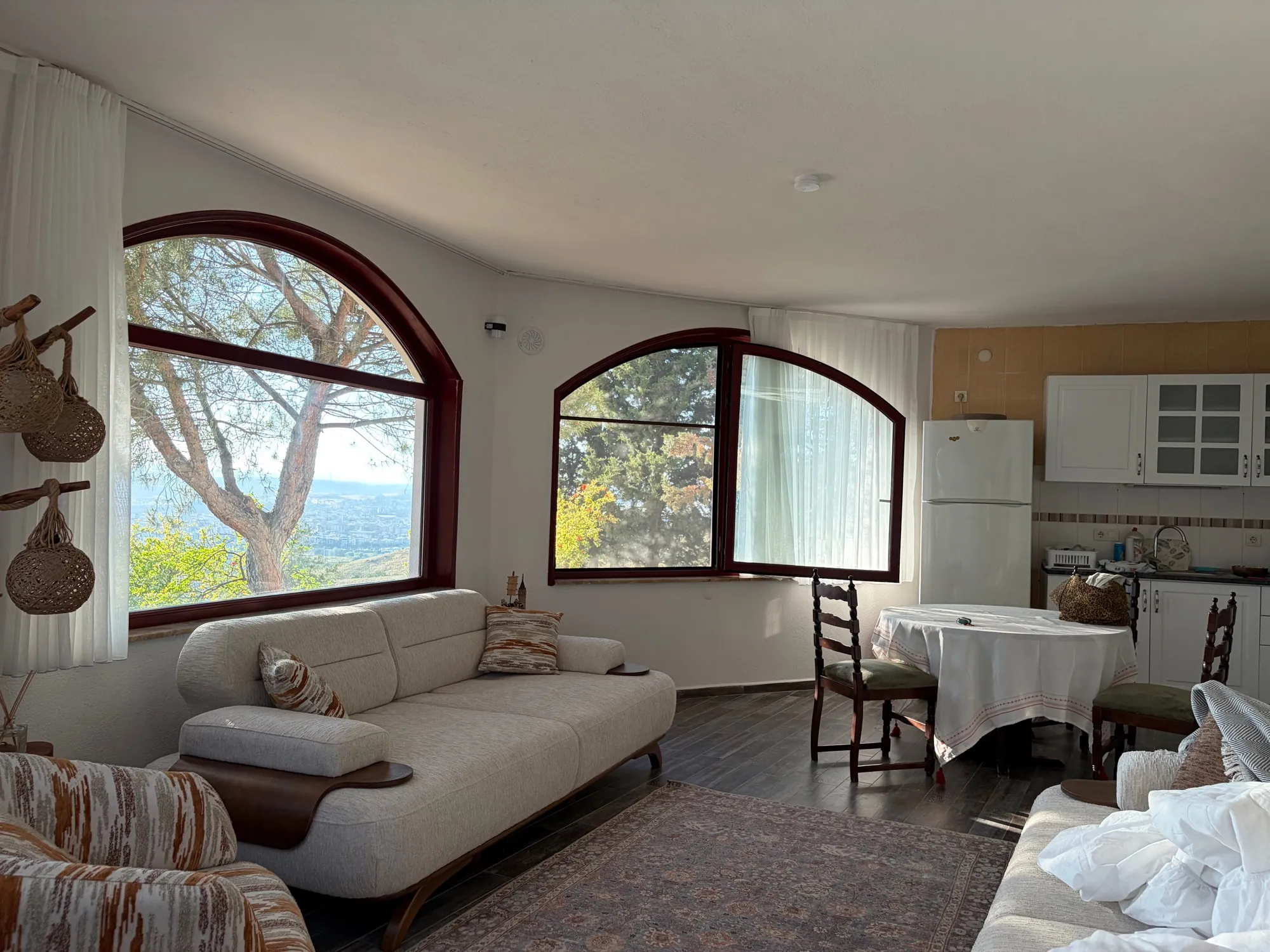 The round living room